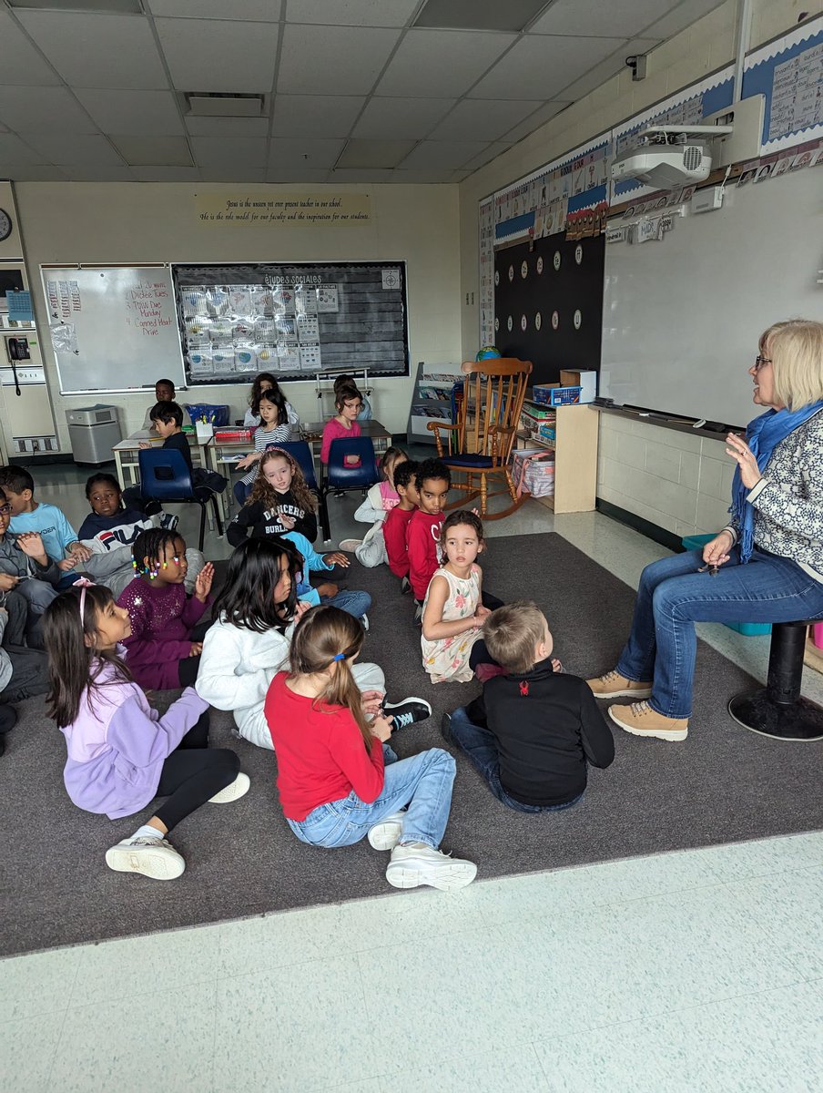 LisaMessom's tweet photo. Today we celebrated #EarthHour2024 at school in the best way... We made music! Mme McCallum taught us how to use spoons as percussion instruments. 🎶 @SHOJ_HCDSB @MmeGaudet0 https://t.co/B8u1O6vy7G