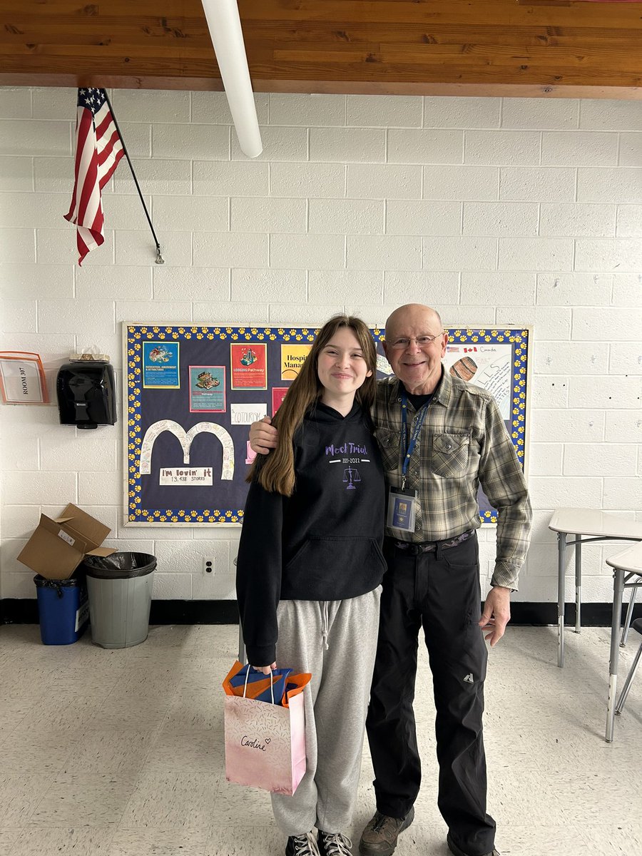 PTHSYearbook_'s tweet photo. So grateful for all our Yearbook Editors and their hard work! We are nearly ready to send our 2024 book to print. @pthsnation @pthsclassof2024 #oureditorsrock 💙💛📚 https://t.co/PHULhRcMyN