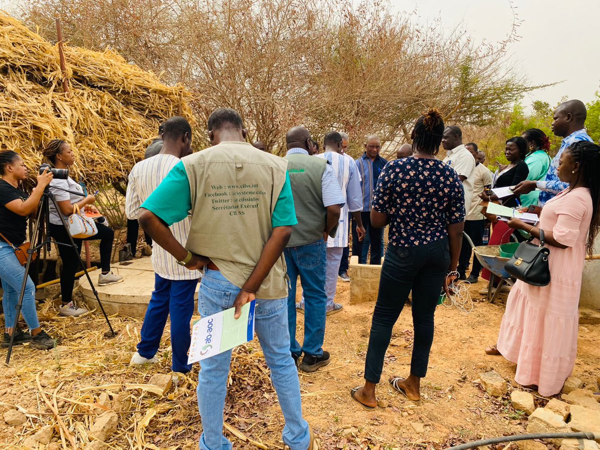 AllianceABAOC's tweet photo. Ce jeudi 21 mars 2024, les équipes de l’Alliance pour le Biodigesteur en Afrique de l’Ouest et du Centre (AB.AOC) et du Comité Inter-Etats de Lutte contre la Sécheresse dans le Sahel (CILSS) conduites par leur premiers responsables, Dr Mourima MAÏ MOUSSA, Secrétaire Exécutif de l’AB.AOC et Dr Abdoulaye MOHAMADOU Secrétaire Exécutif du @CILSSinfos, se sont rendus à Zakin, dans la commune de Saaba pour une visite commentée sur l’installation de biodigesteur de la famille SANE.
