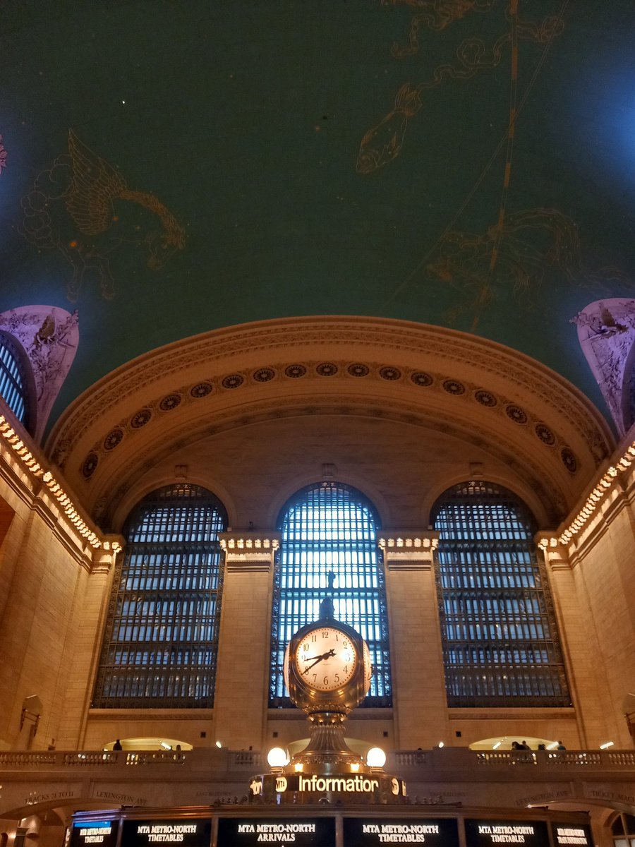HistoryDGSB's tweet photo. Last day part 2...Grand Central Station and the Chrysler Building. https://t.co/qkDQHmuWo1