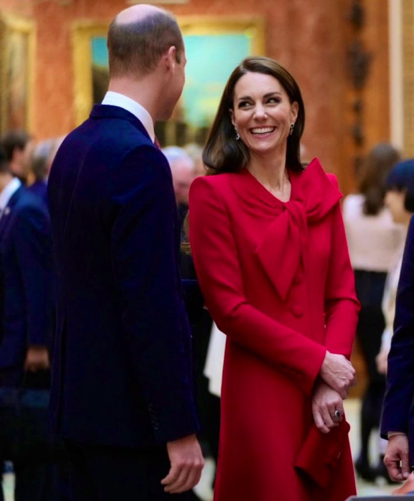 Canellelabelle's tweet photo. Lord, Intervene❤️ This Woman is so strong, So beautiful and so kind down to her soul❤️
I cannot believe what Prince William is going through, what he has been dealing with privately: His father and his wife. Yet he has shown such calm, such perseverance and such good nature while the ones he love battle between life or death❤️
I am amazed at the type of dignity and Calm he displays under such pressure
I am beyond amazed at the grace Catherine has shown and continue to show under Pressure❤️
May she come back fully healed. 
May her body be cleansed and healed. May her Spirit keep her fighting toward a path to recovery.
I Love You both, William and Catherine❤️