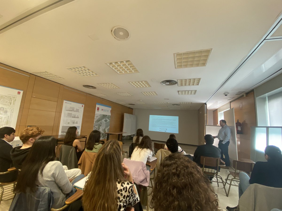 sosaharidian's tweet photo. Otro año más en este curso tan necesario para ir formando a los futuros nefrólogos en #ecografía #PoCUS Gracias a @Nefrologialapaz @sanviraje por juntar a un equipo fantástico @Ator451 @mvaca87 Israel Leblic David Arroyo @SOMANEorg @SENefrologia @senjoven @sengndi https://t.co/glJqfKAts1