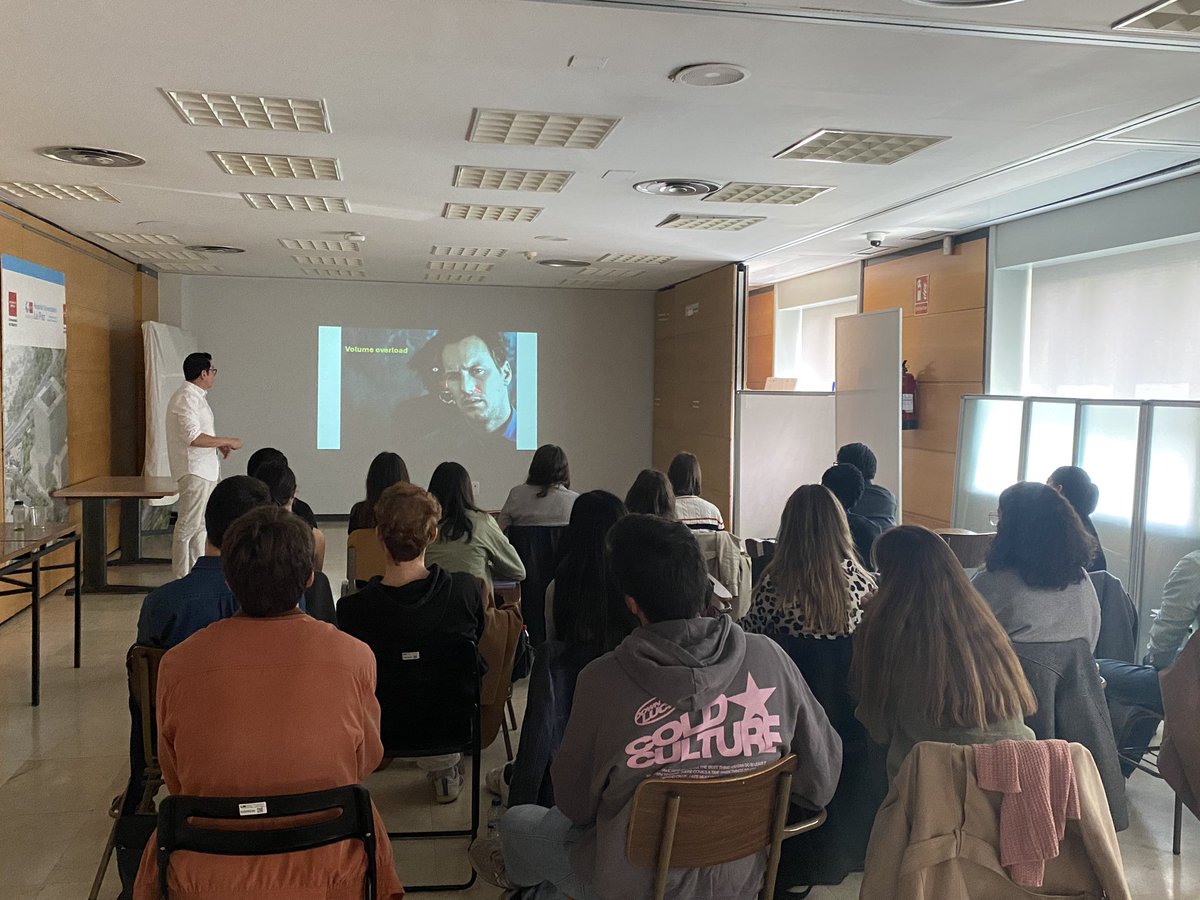sosaharidian's tweet photo. Otro año más en este curso tan necesario para ir formando a los futuros nefrólogos en #ecografía #PoCUS Gracias a @Nefrologialapaz @sanviraje por juntar a un equipo fantástico @Ator451 @mvaca87 Israel Leblic David Arroyo @SOMANEorg @SENefrologia @senjoven @sengndi https://t.co/glJqfKAts1