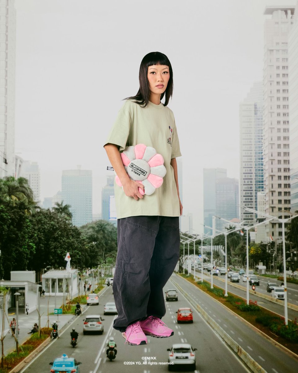 NTWRKLIVE's tweet photo. We're joining our friends at @COMPLEX to drop Takashi Murakami x BLACKPINK part 2. 
Dropping March 25th at 9am PT / 12pm ET on 

NTWRK.Sign up to get notified: https://t.co/13tkcqX8Y6 https://t.co/qPAQ5PZV3C