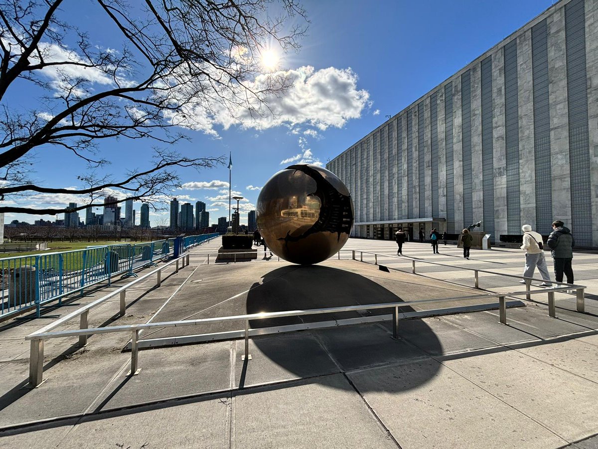 HistoryDGSB's tweet photo. Home from NYC. Proud of all the boys who were a credit to themselves and the school. Last day... UN Headquarters.... https://t.co/vrZovaA5gD