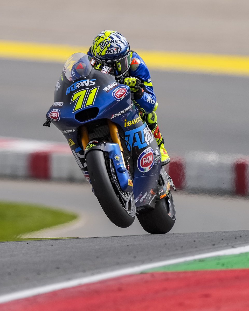 dennisfoggia71's tweet photo. P14 al termine della prima giornata di prove libere 🚀

#DF71 #DennisFoggia #DennisFoggia71 #theRocket #motogp #moto2 

#portuguesegp https://t.co/xsxdhkefcP