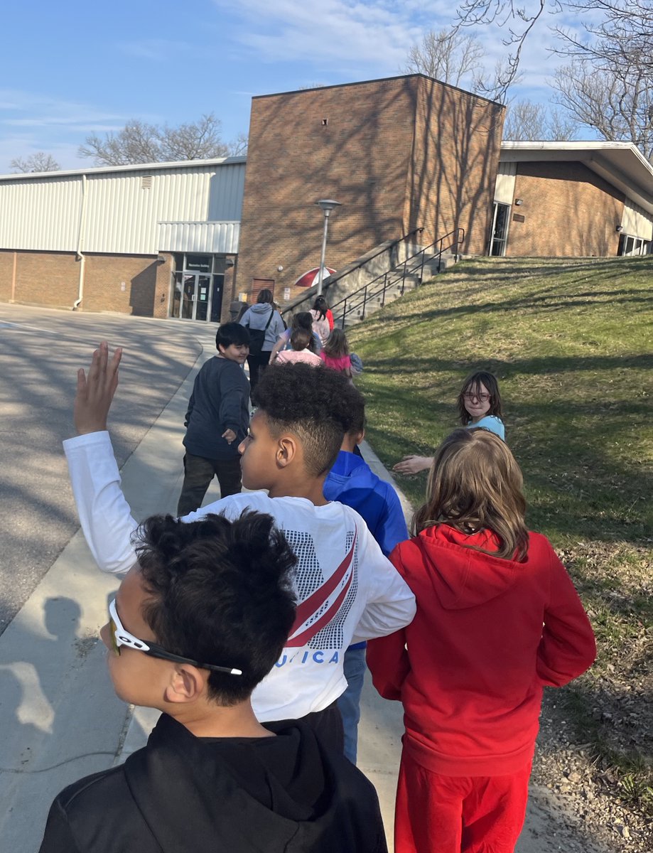 MiamiRegionals's tweet photo. It was great welcoming our friends from Mayfield and Wildwood elementary schools to the Middletown Campus today. We love being part of the @AdoptAClass program and working with the @MiddletownOH.  
#MiamiOHRegionals https://t.co/720BW9rbKo