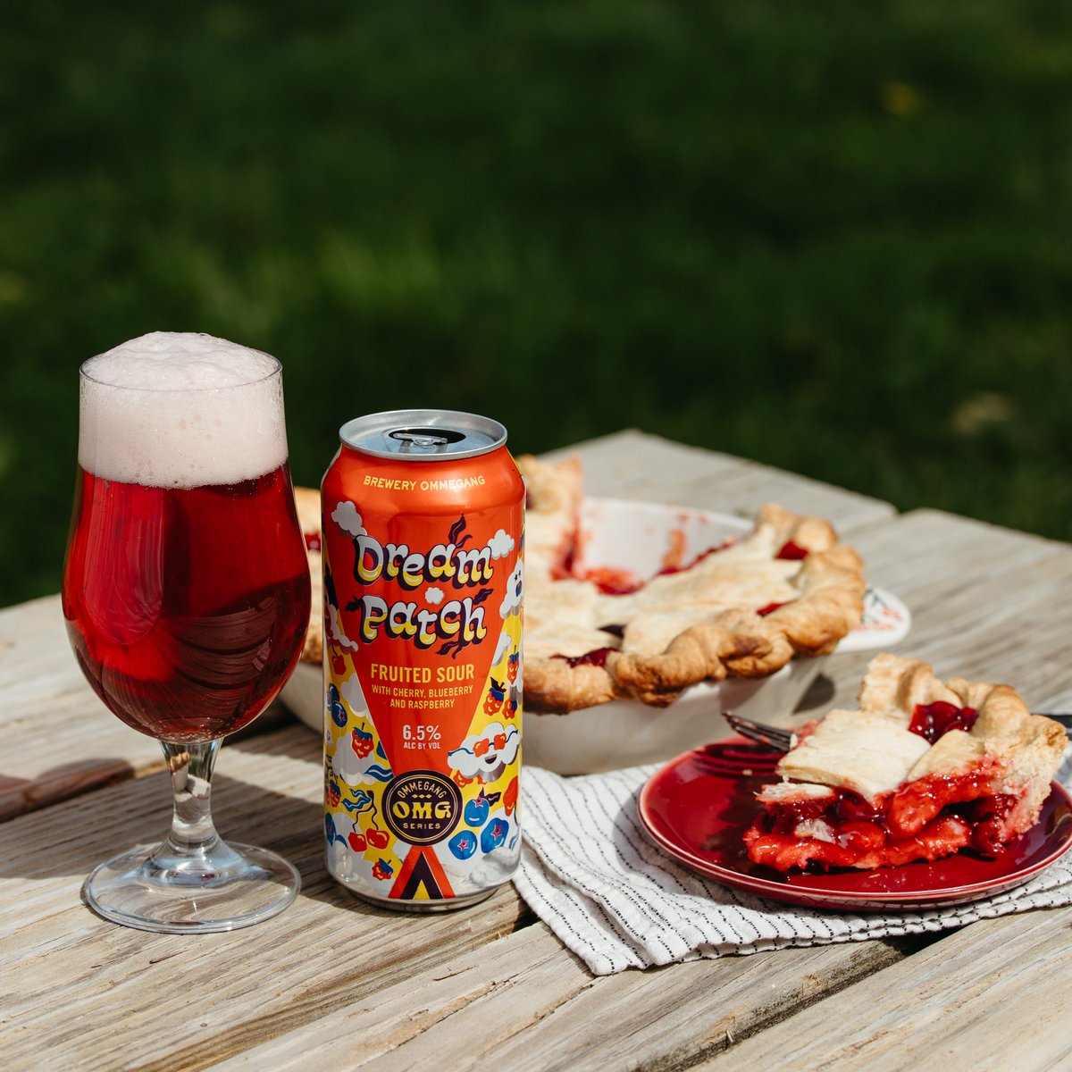 We're berry thankful it's finally spring! 🌸 🫐