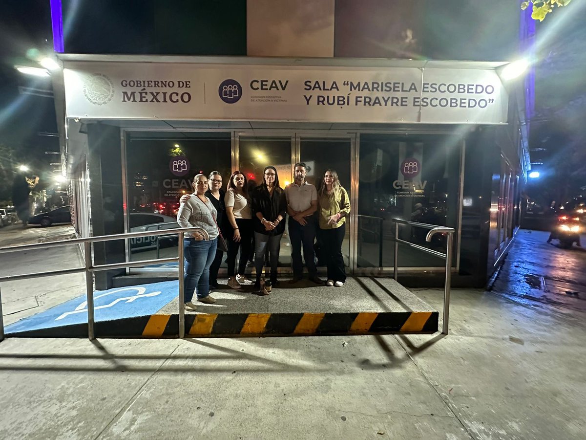 miguelnava_'s tweet photo. @Yuriddhh @CEAVmex Con tan buena vista de tu oficina percátate que hay madres de víctimas del incendio en #GuarderíaABC que pidieron por escrito audiencia desde hace meses y ante valemadrismo viajaron a CDMX y están esperando en la calle desde hace días las recibas. @LuisaAlcalde @arturomedinap https://t.co/Gifol87zRq