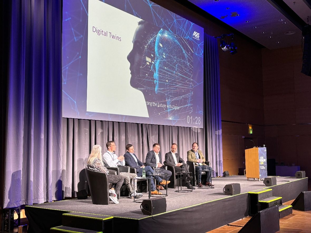 EagleEyeCloud's tweet photo. Excited to have been hosted by ASIS Europe for a dynamic workshop earlier today! Our EMEA Enterprise Sales Manager, David Barr, engaged in insightful discussions on the future of physical security. 🔒🌐 

#ASISEurope #PhysicalSecurity #AI #CloudSecurity https://t.co/uRgLPbHiOV