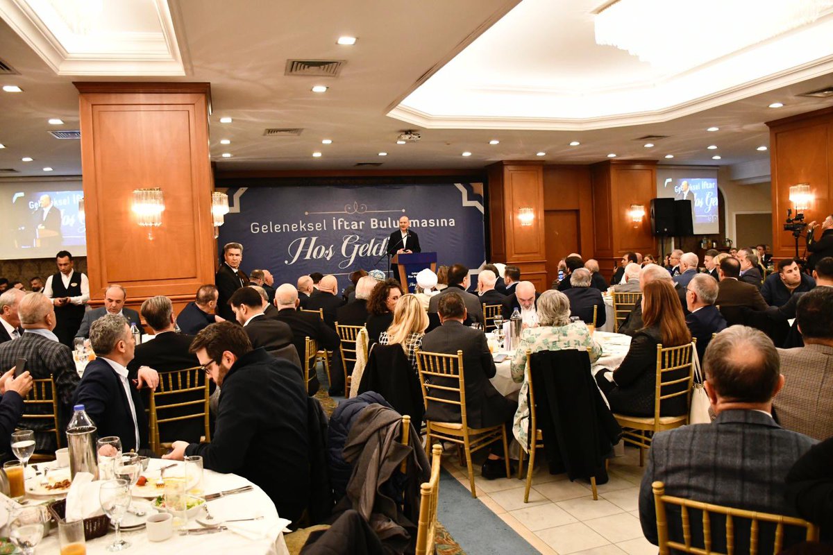 Bu akşam dostlarla iftardaydık… Allah razı olsun. Allah tuttuğumuz oruçları kabul etsin