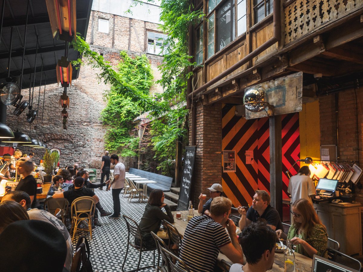 Fancy a combination of Georgian cuisine mixed with international cuisine? Here are our top three recommendations: 1) Rooms Tbilisi kitchen 2) Lolita (today's picture📸) 3) 144 Stairs