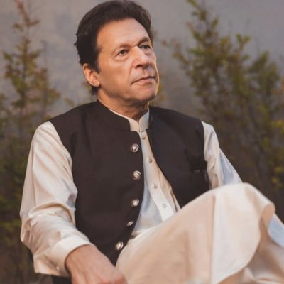 farihamuzamil's tweet photo. #NewProfilePic https://t.co/JYnLeHv7oN