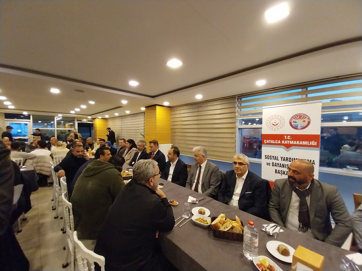 Kaymakamımız Erdoğan Turan Ermiş, daire müdürlerimiz ve roman derneklerimizin katılımlarıyla, ilçemizde yaşayan roman vatandaşlarımızla iftar programında bir araya geldik.