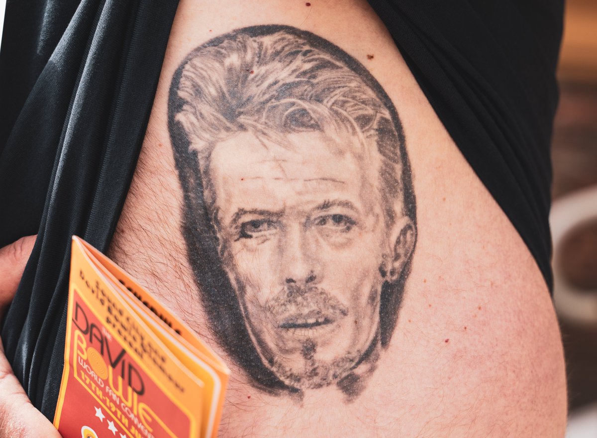 Aren't Bowie fans just the best? ⚡️💉 Do you have any Starman ink? Let us know in the the replies 👇