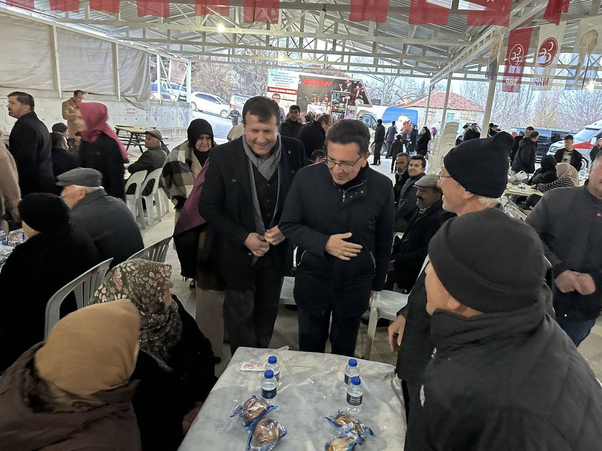 atayuslu's tweet photo. İftarımızı Korkuteli Yelten Mahallemizde gönül sofrasında açtık…

Hava çok soğuk ama insanımız çok sıcak…

Güzel Korkuteli… https://t.co/a8dILBWaGj