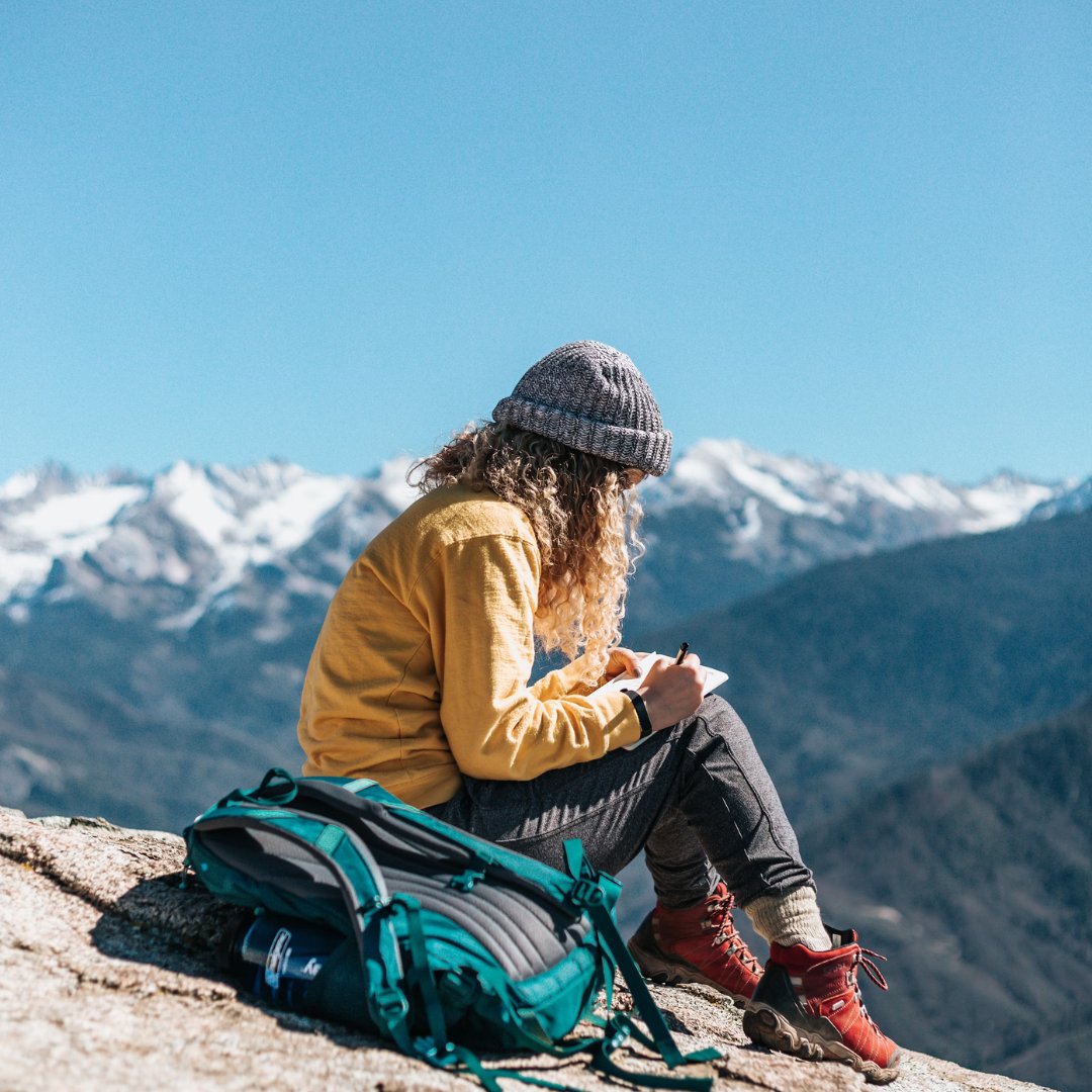 MDRecovery's tweet photo. Transform your recovery by embracing gratitude. 🧡 Struggling? Start small—retrain your mind with journaling or listing what you're thankful for. It's a potent step toward healing.

#RecoveryJourney #GratitudeIsKey https://t.co/uOV0wylZgc