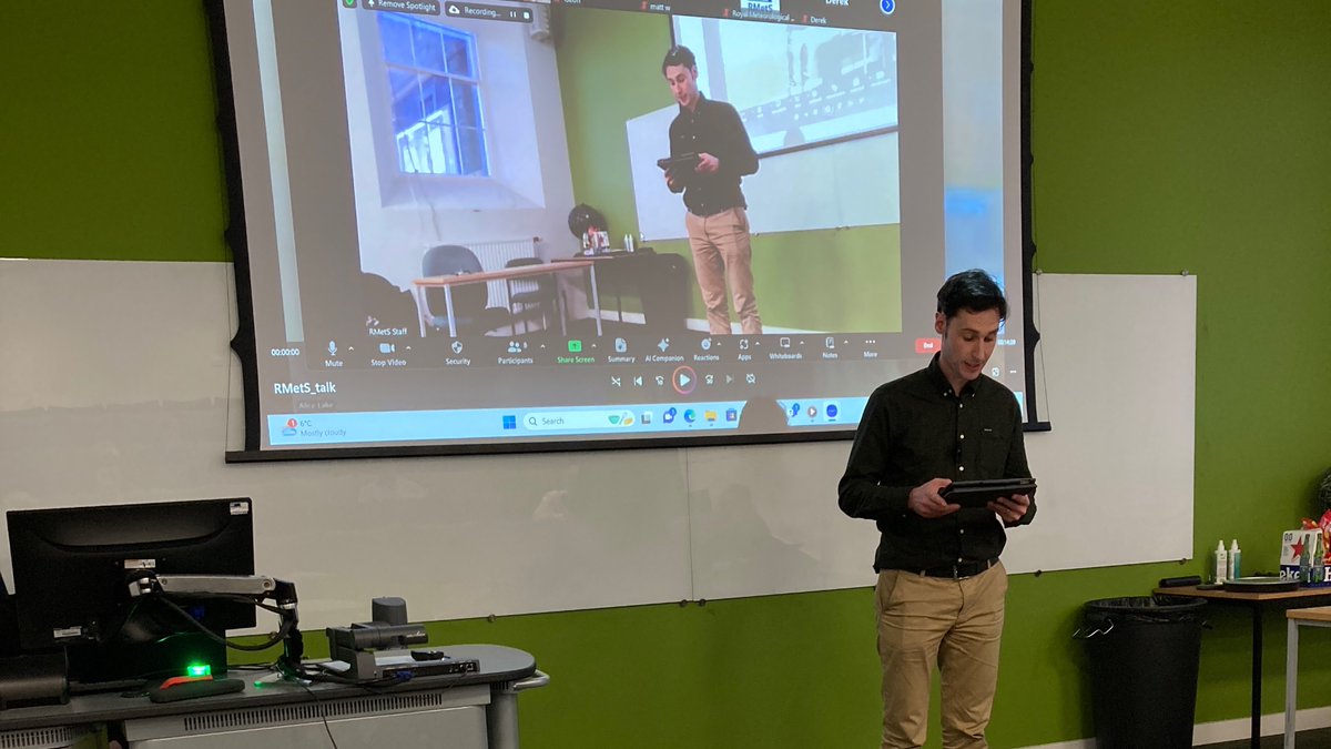 RMetS_Scotland's tweet photo. … video talk over. Next talk in the lecture theatre here in a couple of minutes as we swap computers over https://t.co/J1hMvVhY5P