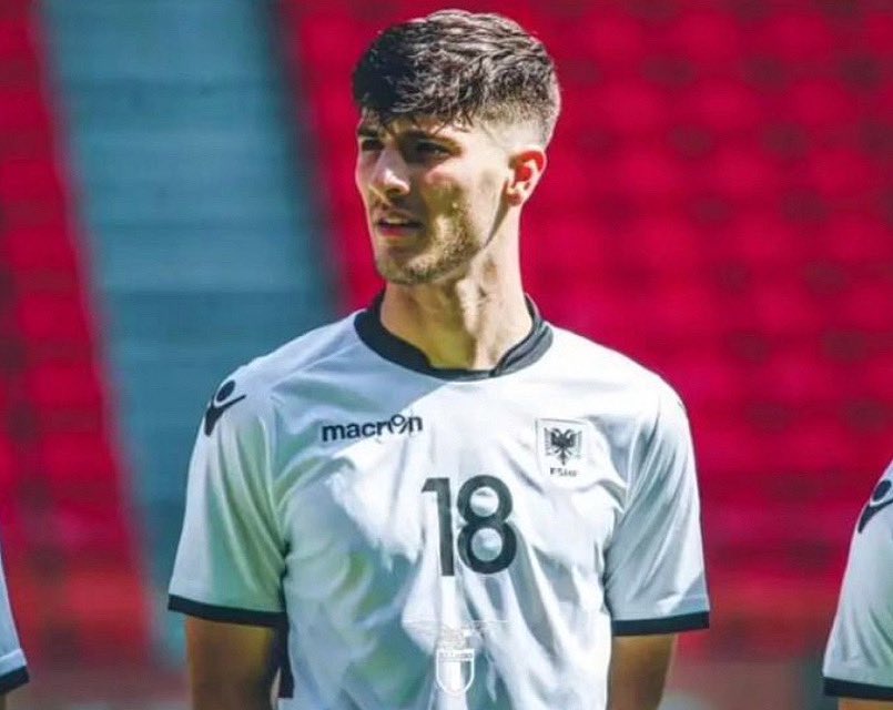 All_4_Football's tweet photo. Il nostro #KlediMarinaj impegnato nel match della sua  @FSHForg contro #Malta nelle amichevoli nazionali #Under19 🇦🇱
#footballplayer #calciatori #nazionali #pausanazionali #convocazione #amichevole #albania #giovanitalenti #management #procuratoresportivo #All4Football #A4F https://t.co/AI7PMDyCfK