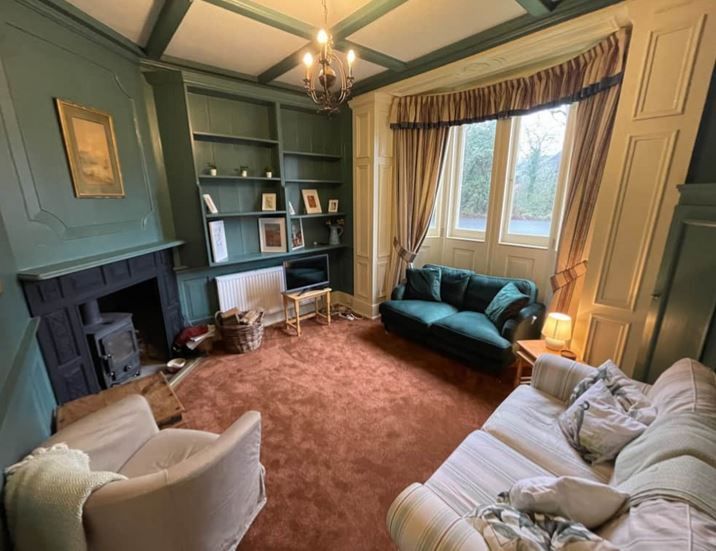WeAcceptPets's tweet photo. Escape to the enchanting Brockenhurst Park - North Lodge near Brockenhurst for a truly unique self-catering experience in Hampshire!
๐ถ Welcomes dogs and small pets ๐พ
https://t.co/qDoYBxlXMa
#BrockenhurstPark #NorthLodge #Brockenhurst #Hampshire #Nature #Escape #FamilyGetaway https://t.co/eOISrs9Fm3