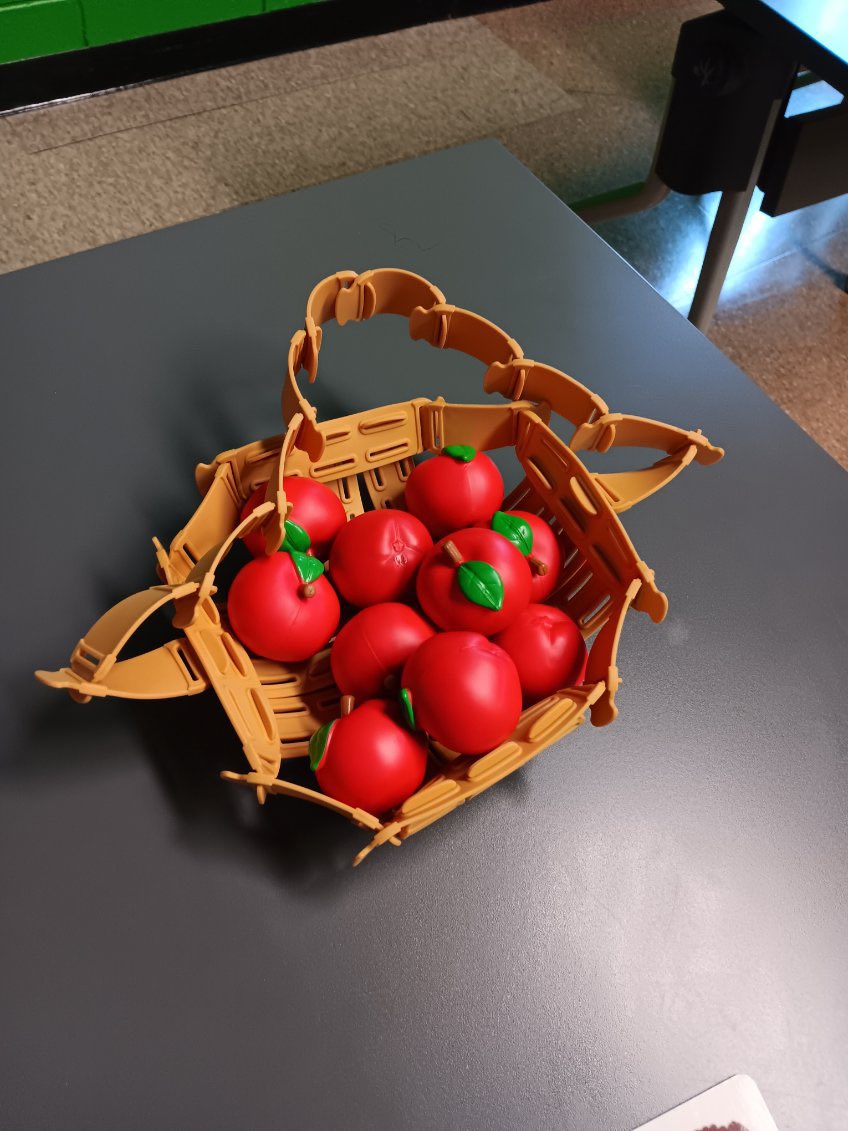 Our Franklin Club participating in a 'Little Red Riding Hood' S.T.E.M Project. Club members worked together and brainstormed on how to create a basket to hold their 10 apples 🍎