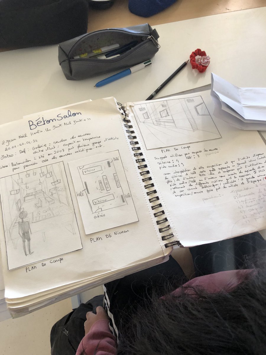 Suite du projet Jeunes médiatrices-médiateurs @betonsalon. Les 1ère &amp; Ter spé art lycee-marianne.fr poursuivent leur préparation &amp;réflexion sur comment accueillir, mener une visite face à un public grâce à la co construction d’un « antisèche »personnel <a href="/MarinaRieux/">Rieux Marina</a> <a href="/SICARTB/">SICART</a>