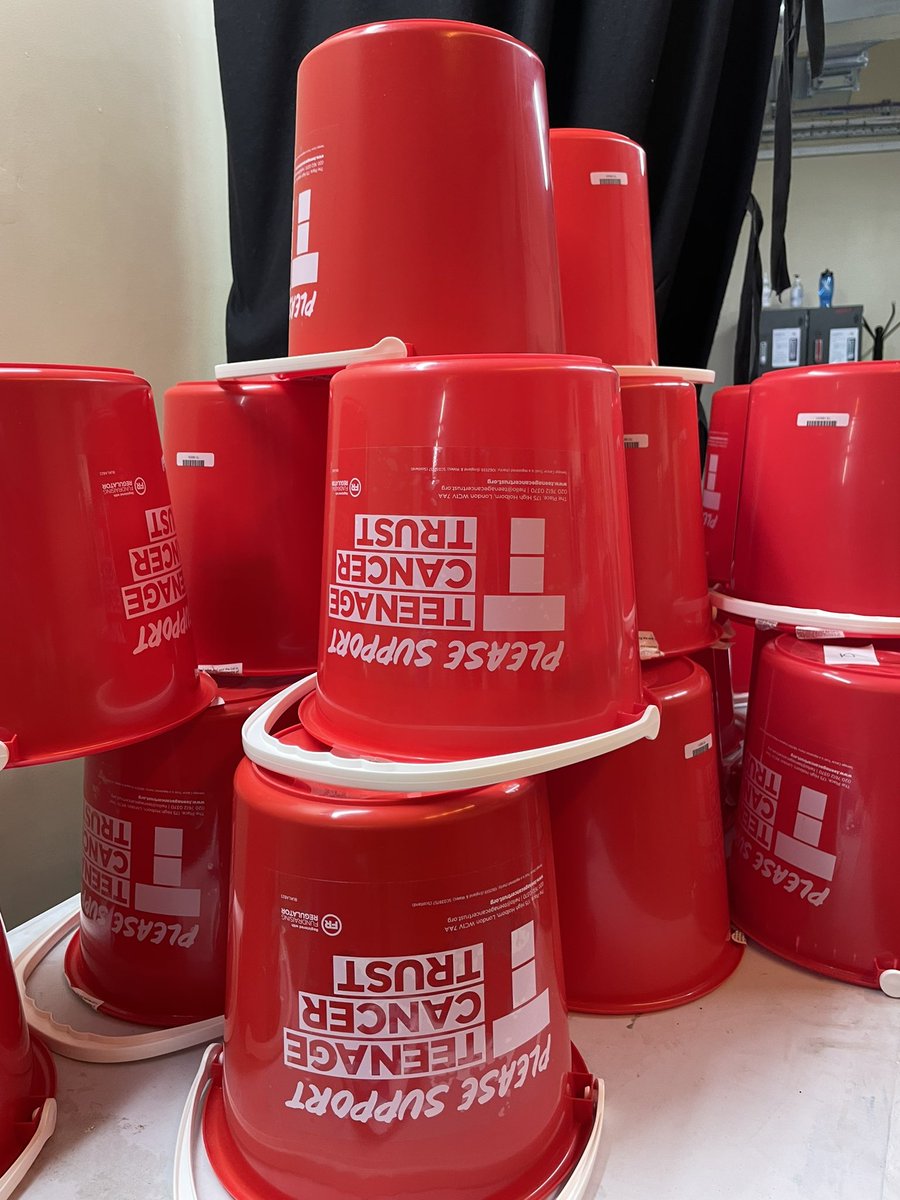 Big shout out to the awesome volunteers who are @RoyalAlbertHall collecting donations for @TeenageCancer through QR codes, contactless and cash each of the seven nights of #TeenageCancerGigs this week. We keep them well stocked with (very neat!) snacks & loads of thanks 🙏