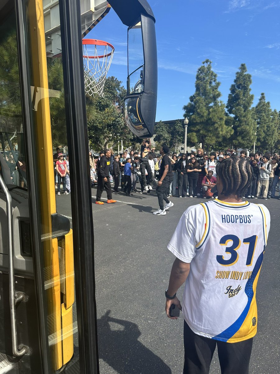 GARNERyourGRIT's tweet photo. Yo!! Im so excited to say that we are bringing after school athletics to HTM/HTMma full steam next year! β½οΈ Shoutout to the @thehoopbus for hyping our announcement to the kids! #HTMππ @Dianalamaestra @hightechhigh @hthgse @kalebrashad https://t.co/GCRfsyptXd