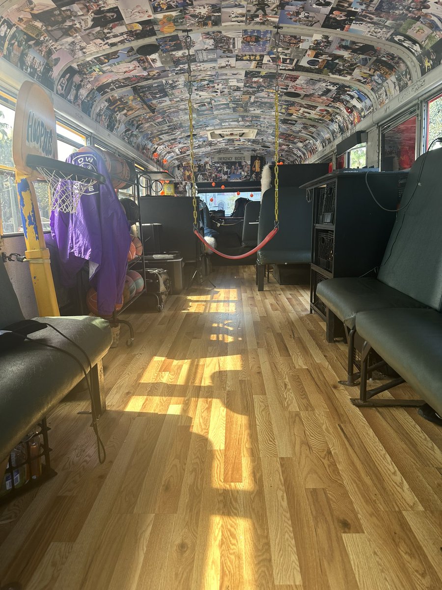GARNERyourGRIT's tweet photo. Yo!! Im so excited to say that we are bringing after school athletics to HTM/HTMma full steam next year! β½οΈ Shoutout to the @thehoopbus for hyping our announcement to the kids! #HTMππ @Dianalamaestra @hightechhigh @hthgse @kalebrashad https://t.co/GCRfsyptXd