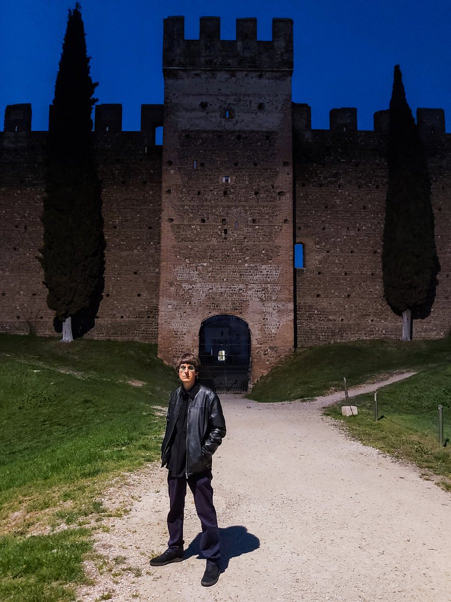 chianluca's tweet photo. @esotericproaudiotheater - ore 21 - Villafranca (VR) Vi aspetto 🤟
 
#chianluca #castello #villafrancadiverona https://t.co/4yiKrKYLES