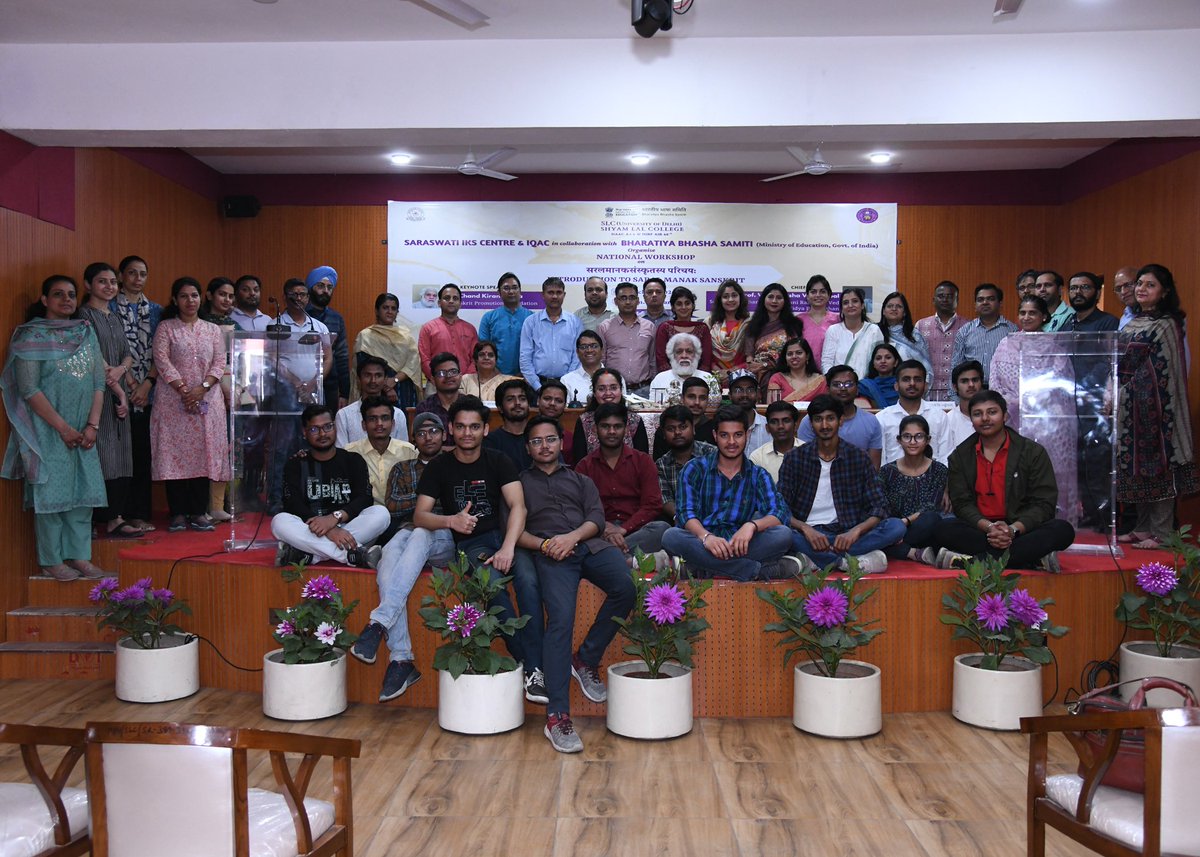 college_slc's tweet image. SLC&apos;s IKS center &amp;amp;IQAC in collaboration wid Bharatiya Bhasha Samiti,@EduMinOfIndia organized a national workshop on &apos;Introduction to Saral Manak Sanskrit&apos;.This workshop aimed at introducing the participants to simple standard Sanskrit.
@UnivofDelhi @ugc_india @icssr @dpradhanbjp