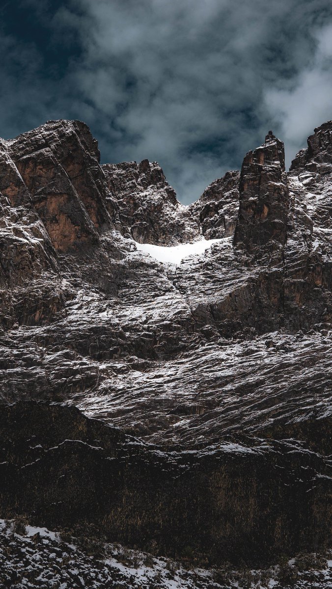 Nze_Zingo_Zal's tweet image. Before you go to bed.

This is Uganda. 😊

#AreaCode256
#ExploreUganda