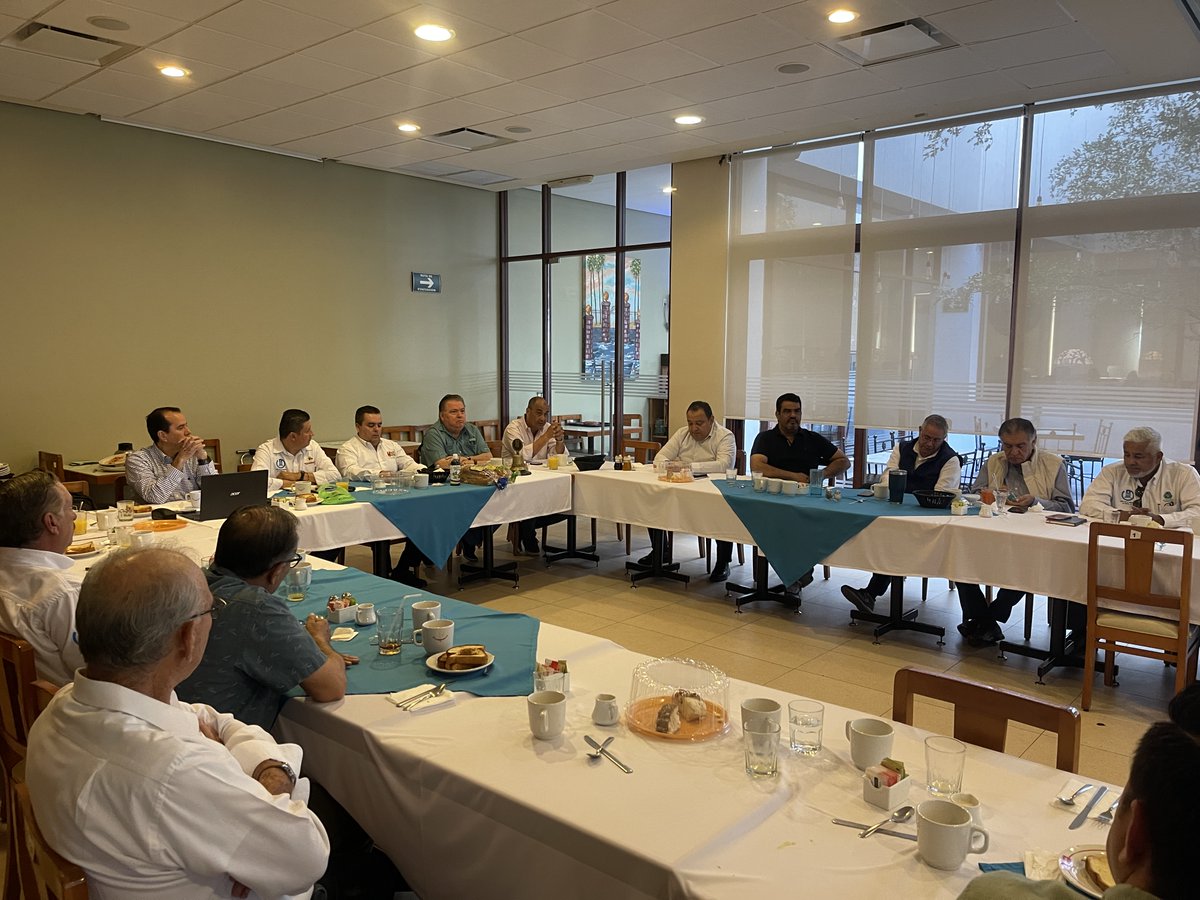 gruporedlm's tweet photo. El día de hoy en nuestra sesión semanal empresarial de Grupo Red de Negocios Los Mochis A.C. presenciamos una gran exposición por parte de nuestro socio y amigo: Lic. Alberto Montoya con el tema: Ciber seguridad, como proteger a tu empresa.

#gruporeddenegociosdelosmochis https://t.co/sexMgaS7lq