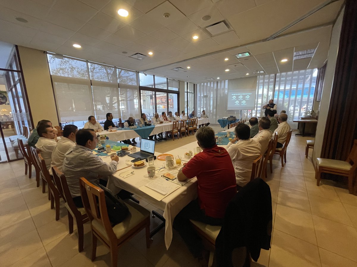 gruporedlm's tweet photo. El día de hoy en nuestra sesión semanal empresarial de Grupo Red de Negocios Los Mochis A.C. presenciamos una gran exposición por parte de nuestro socio y amigo: Lic. Alberto Montoya con el tema: Ciber seguridad, como proteger a tu empresa.

#gruporeddenegociosdelosmochis https://t.co/sexMgaS7lq