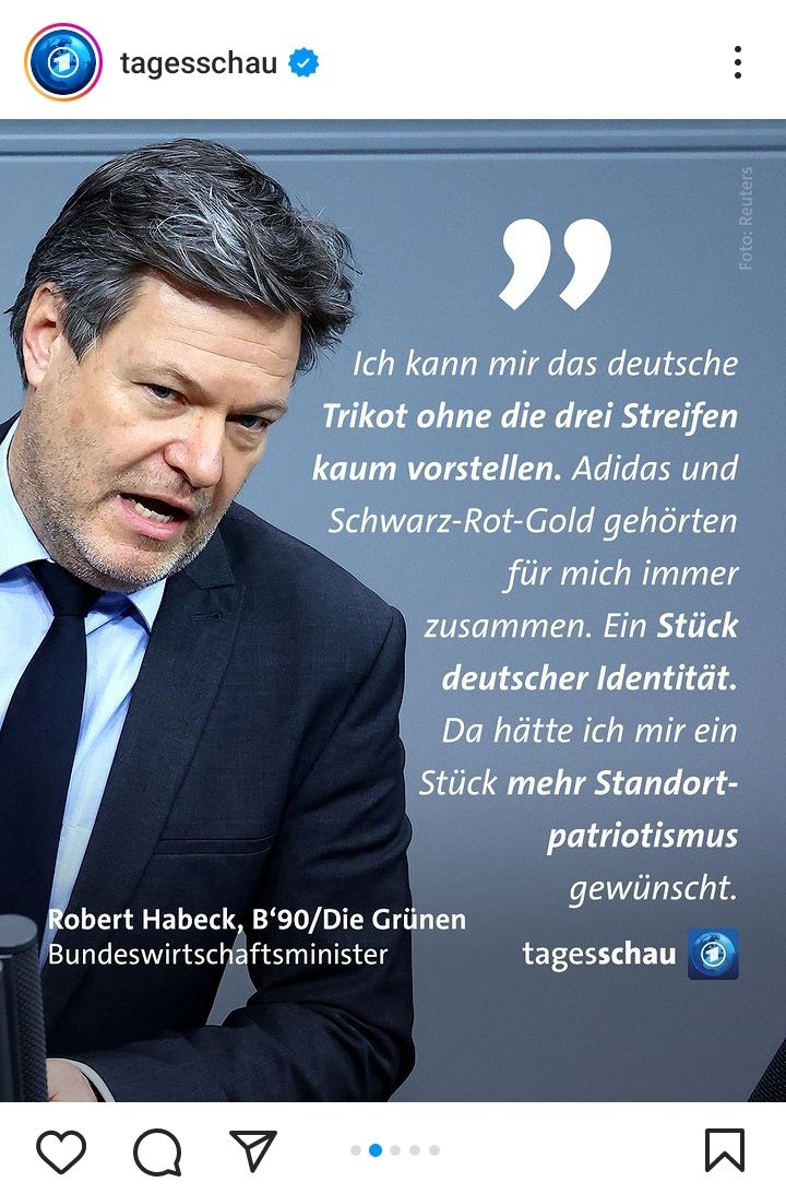 _PennyDreadful_'s tweet photo. Mein nächstes Buch: Das fragile männliche Ego und seine Abhängigkeit vom Design von Fußball-Trikots. https://t.co/j1b20uf5ox