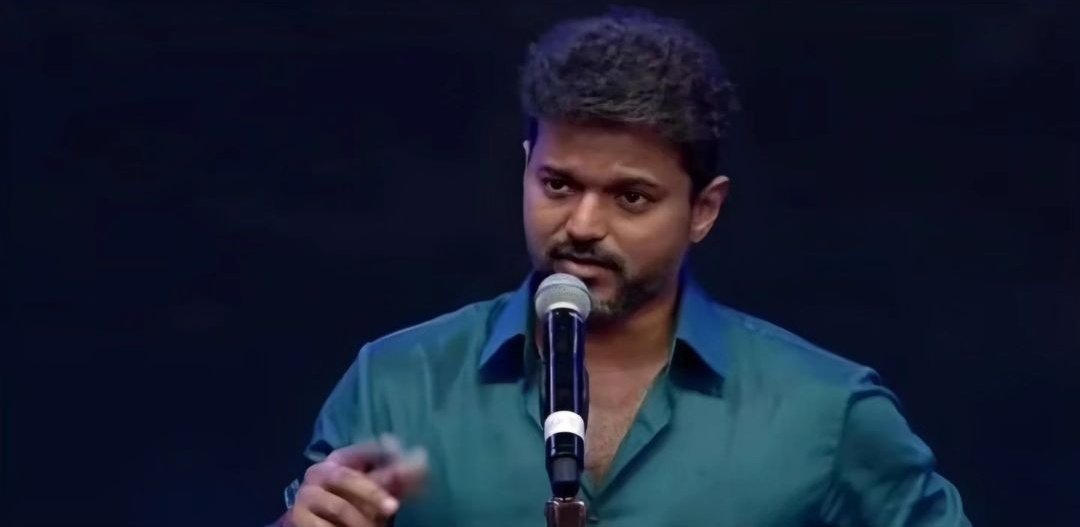 Itz__Daisy's tweet photo. oruthan 16 varushama luck ilama thothutey irukkanna oru naal jeipaanu artham ♥️✨ !
#RCB4EVER https://t.co/2qd2ZoyynC