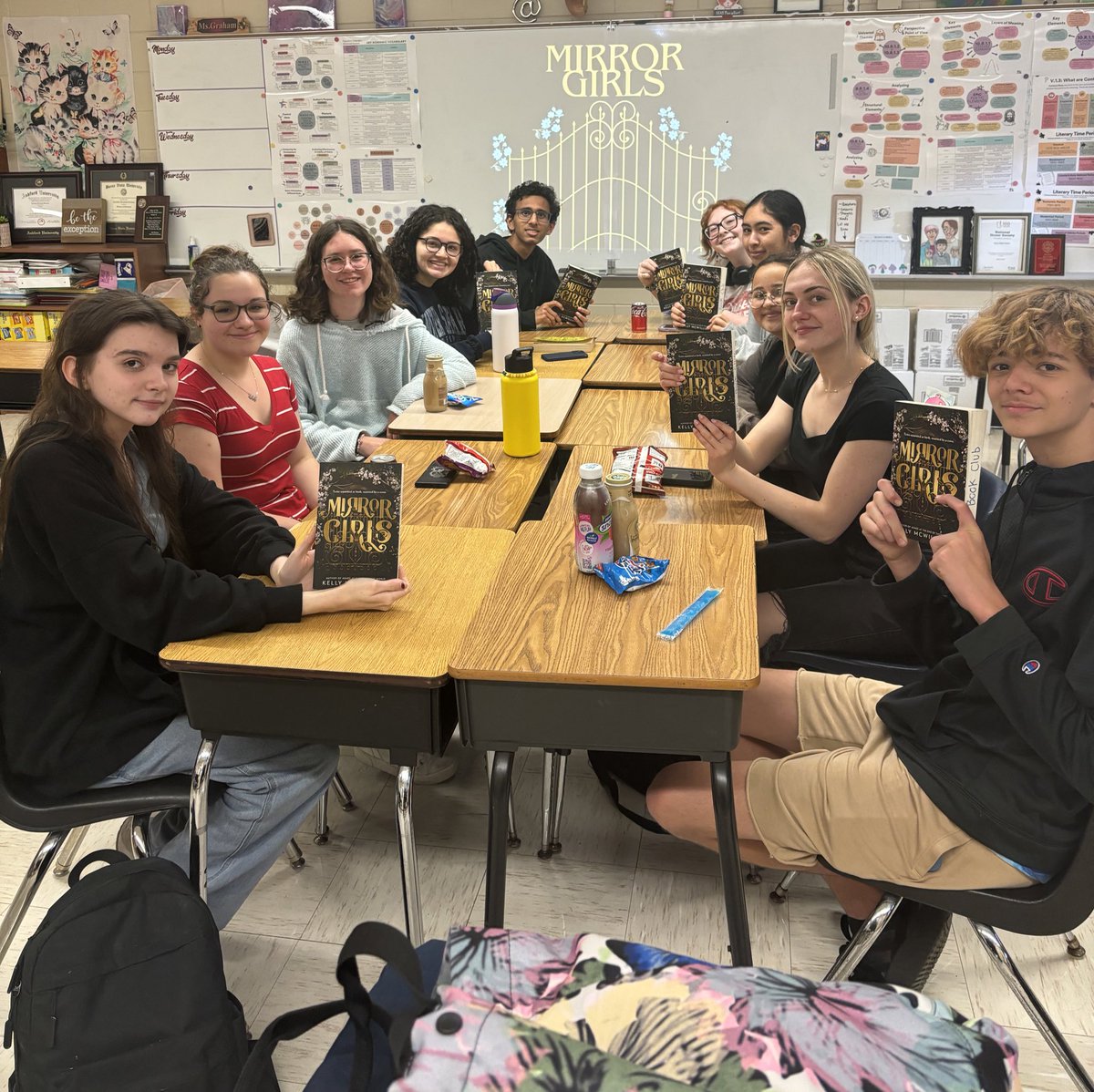 Carolyn Graham tweet media