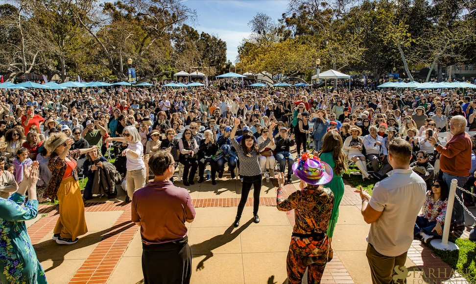 Watch our latest news report from this year's 14th Annual Celebration of Nowruz at UCLA! The largest celebration of Nowruz in the United States! Nowruz Piruz, Happy New Year youtu.be/04n1yuM1zDg