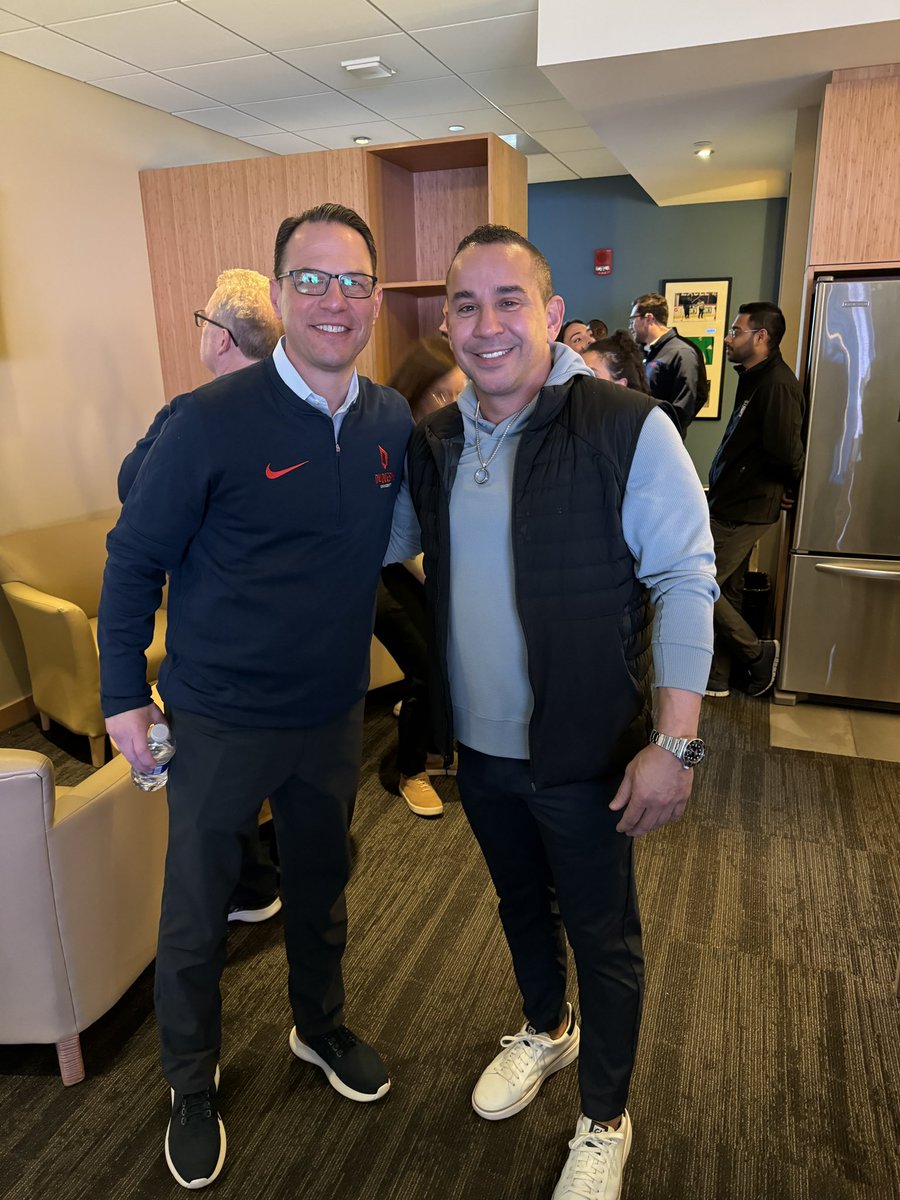 ChiefScirotto's tweet photo. Great time watching March Madness @PPGPaintsArena with @GovernorShapiro. https://t.co/Z9d3R20MVT