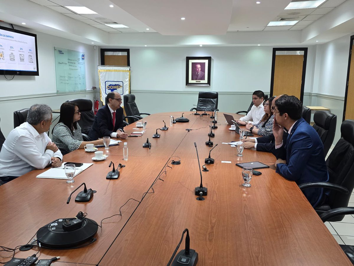 COHEPHonduras's tweet photo. #COHEP recibió la visita de PriceSmart para discutir posibles soluciones a la escasez de divisas en #Honduras. La expansión de inversiones y generación de empleos depende de una solución definitiva a estos retos y traerá beneficios duraderos al país. #MasEmpleo #MasInversion
#HondurasPrimeroSiempre