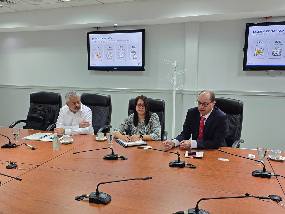 COHEPHonduras's tweet photo. #COHEP recibió la visita de PriceSmart para discutir posibles soluciones a la escasez de divisas en #Honduras. La expansión de inversiones y generación de empleos depende de una solución definitiva a estos retos y traerá beneficios duraderos al país. #MasEmpleo #MasInversion
#HondurasPrimeroSiempre