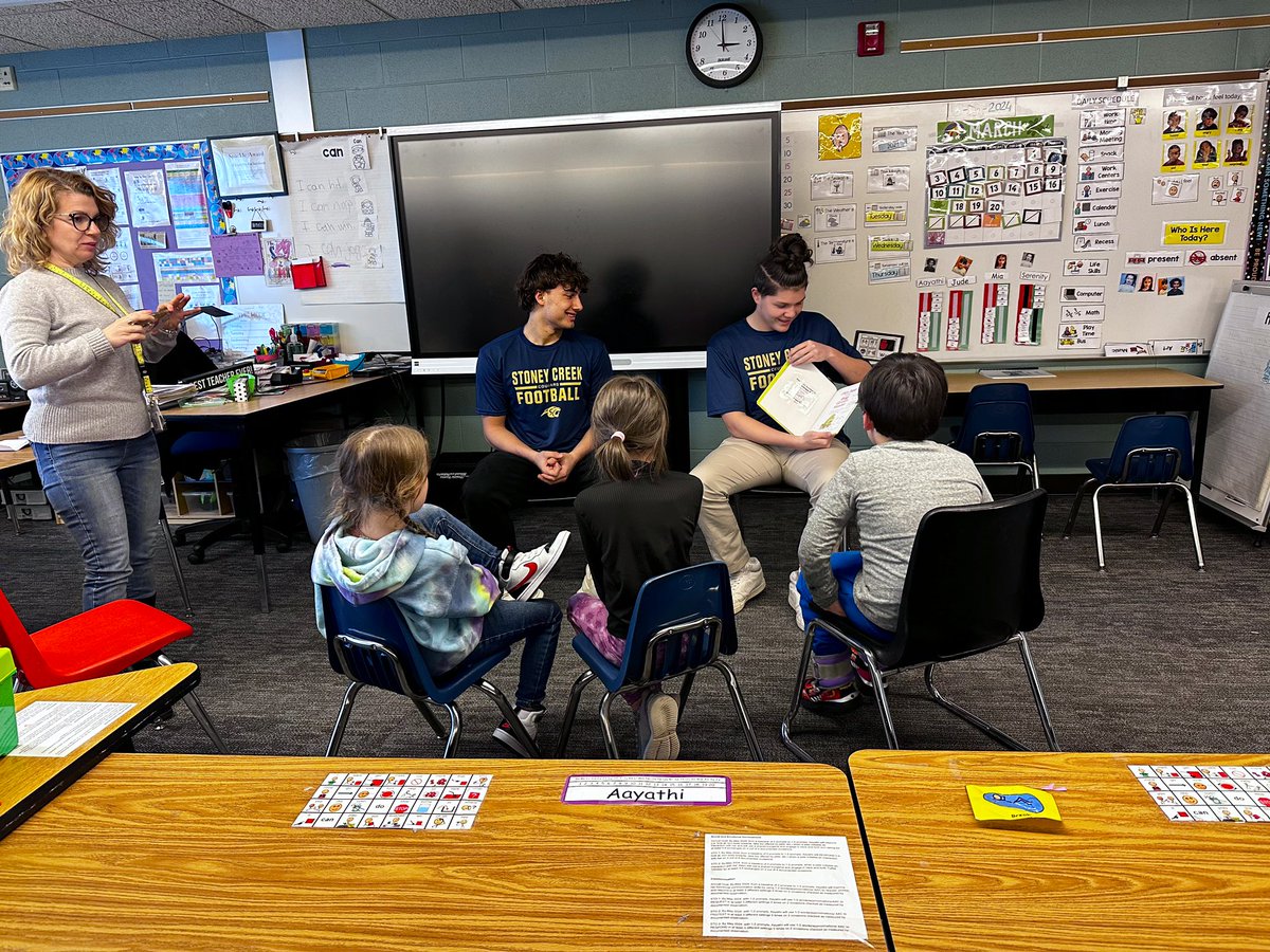 McCougars23's tweet photo. Stoney Creek Football Players ๐ Guest Readers ๐ We loved it! ๐ #RCSproud https://t.co/kJSUOQeAhm
