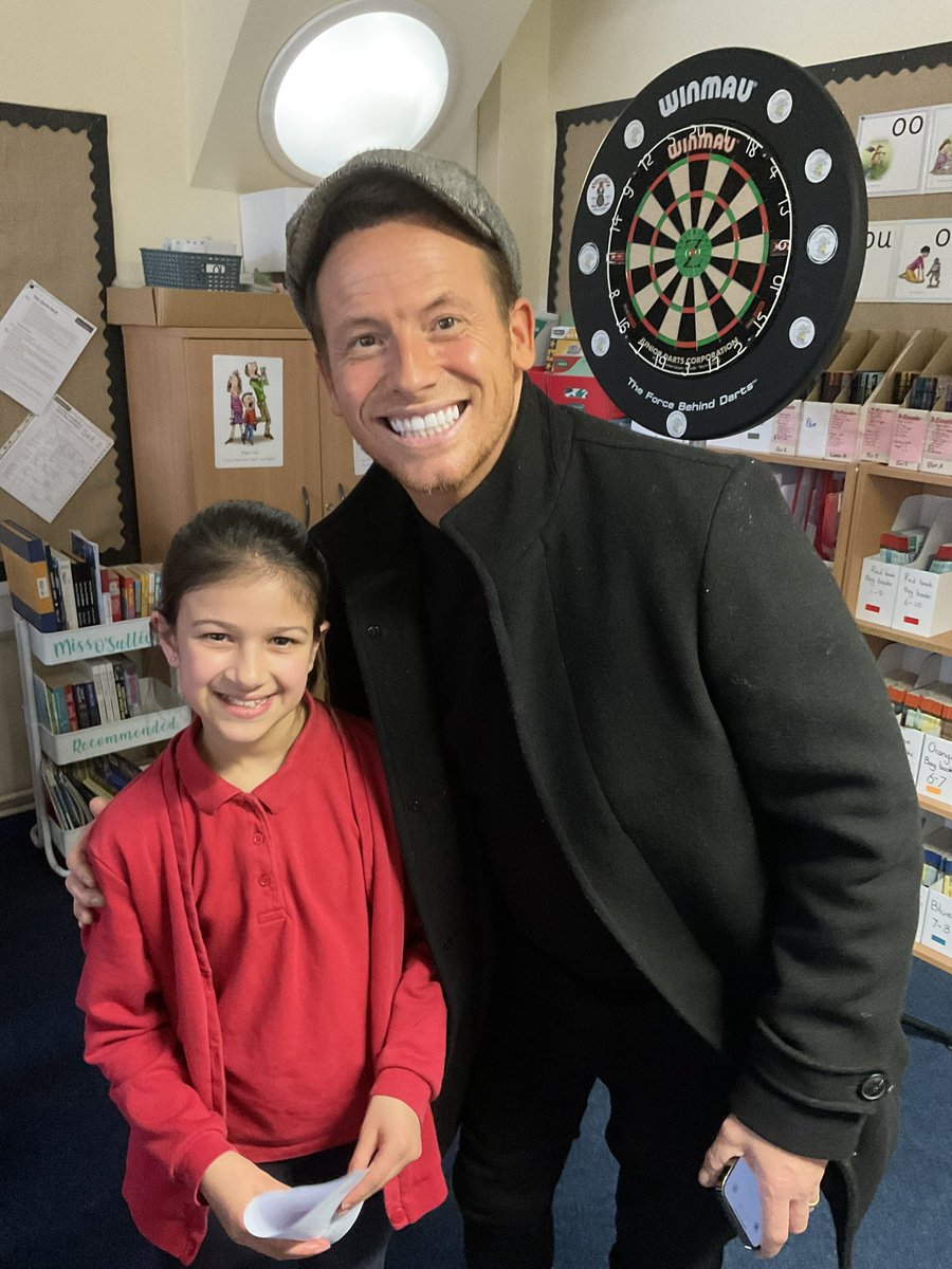 What a great day showing <a href="/TheOneShowShow/">thetheoneshowshow</a> and <a href="/realjoeswash/">Joe Swash</a> our MARTS (maths and darts) club. Cannot wait to see it on tv 🎯