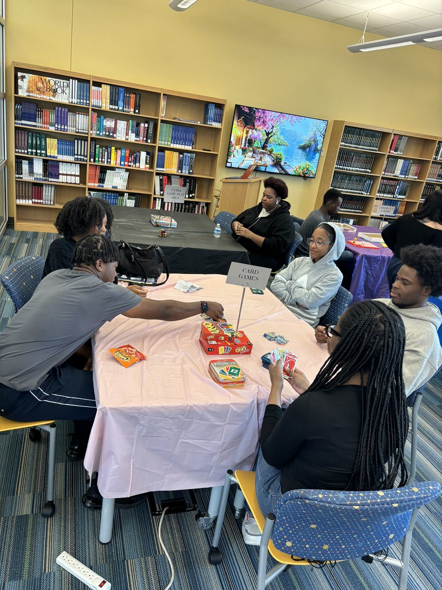 Our SLAC club’s first Game n’ Lunch @ the Library was a huge success! Lunch was eaten, games were played and fun was had by everyone(right before Spring Break!) @Garner_HS @wcpssdll