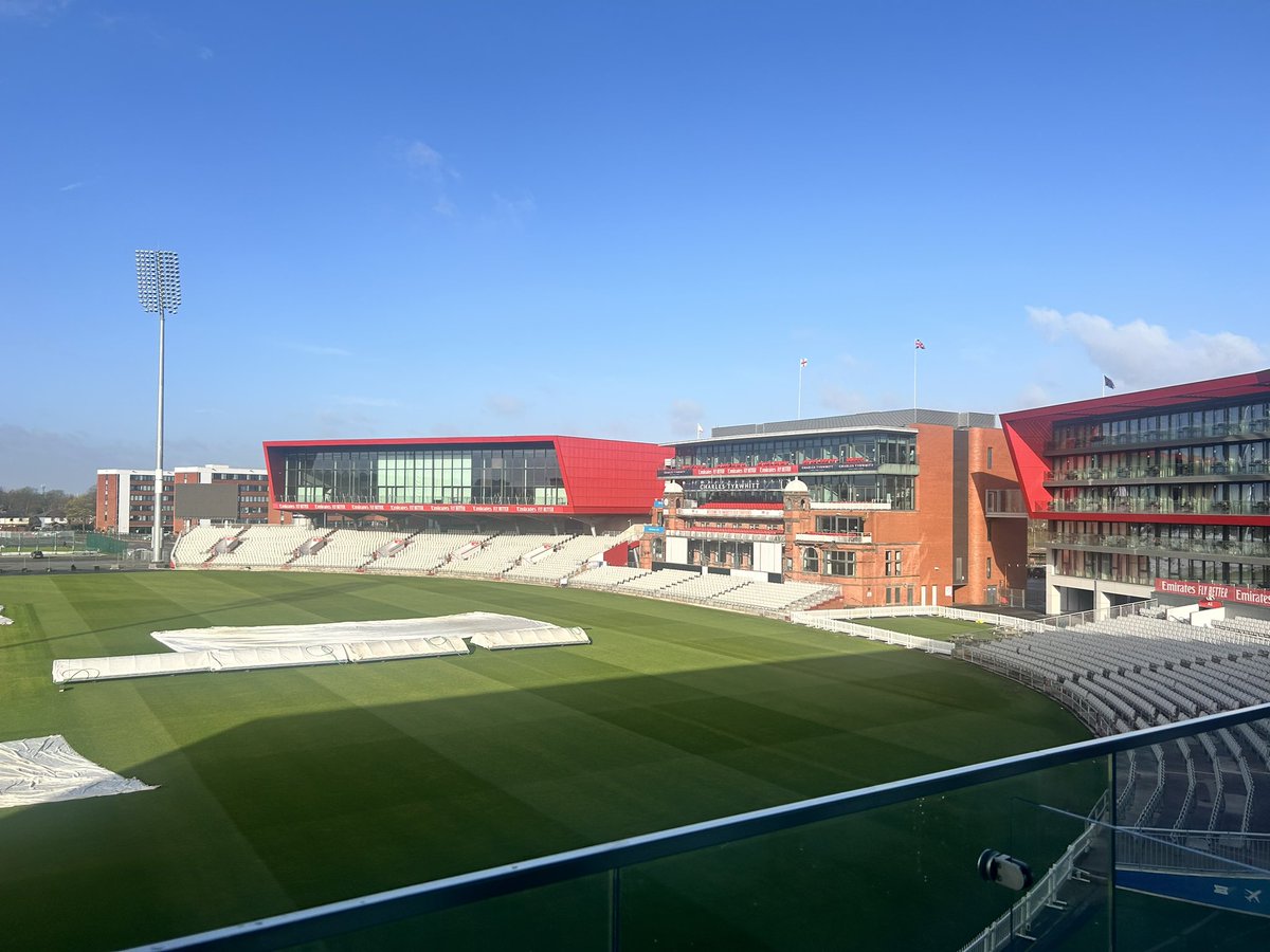 AndrewMcCosts's tweet photo. A good view this morning 🏏 #Cornflowerball #SIA https://t.co/FAnXy3ItRA