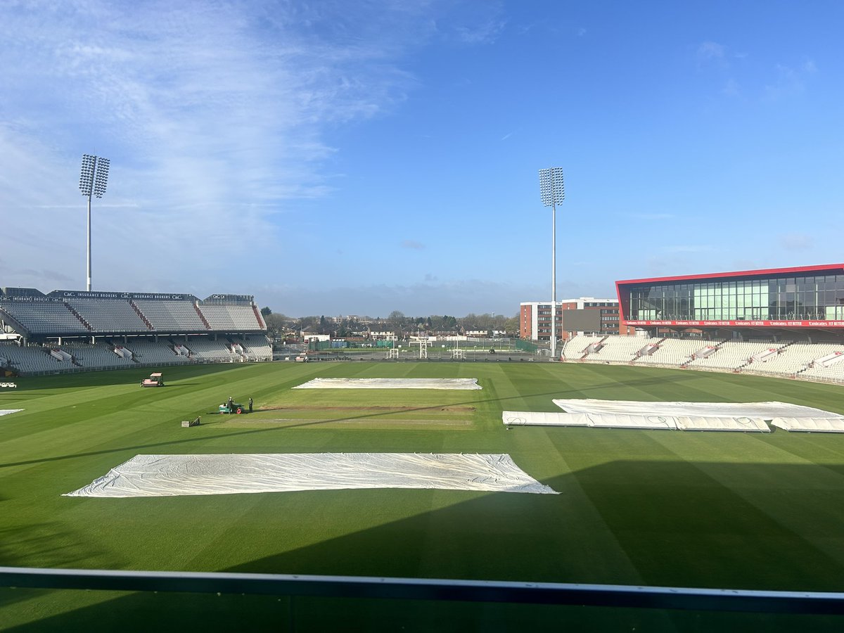 AndrewMcCosts's tweet photo. A good view this morning 🏏 #Cornflowerball #SIA https://t.co/FAnXy3ItRA