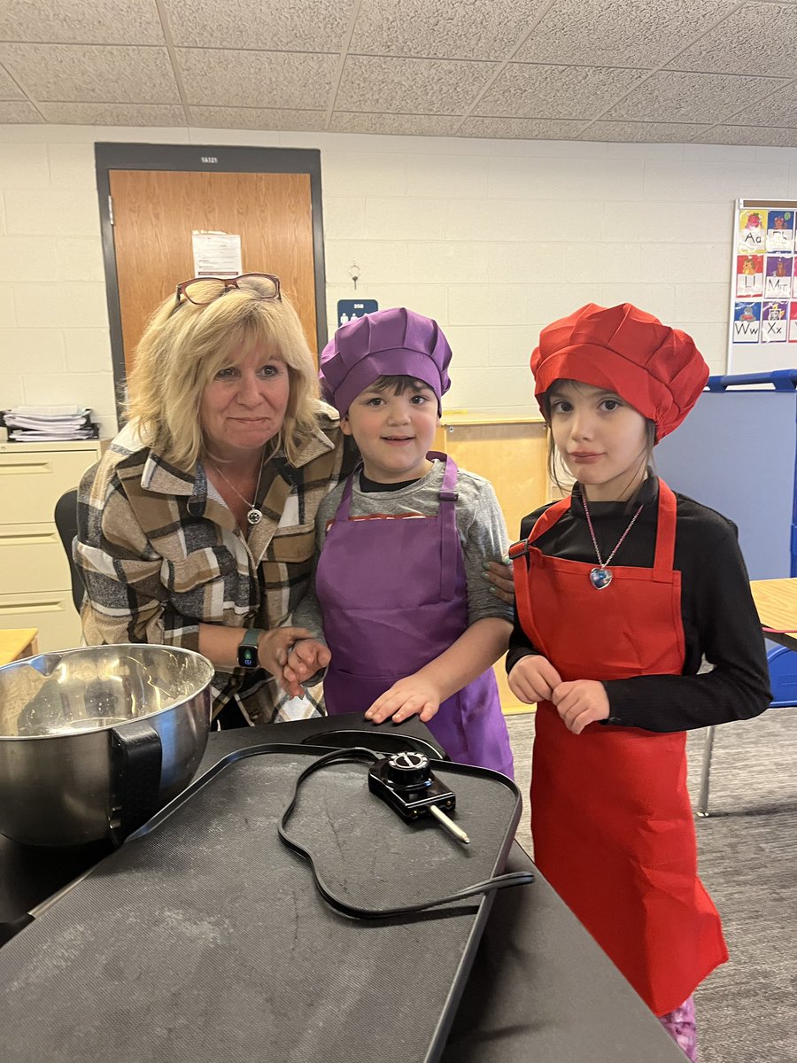McCougars23's tweet photo. Cooking 🧑‍🍳 🥘 #RCSproud https://t.co/Ll146g1fMO