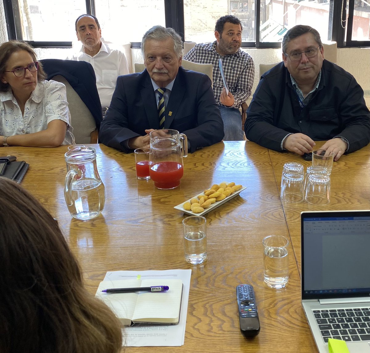 AMUR_CHILE's tweet photo. Director ejecutivo de @amur_chile, @ccgonzalezt, asistió a reunión donde se expusieron los contenidos de la nueva versión del proyecto de ley elaborado para introducir ajustes en la Nueva Educación Pública, actividad encabezada por la subsecretaria @AleArratiaM https://t.co/sb2wHzWZkq