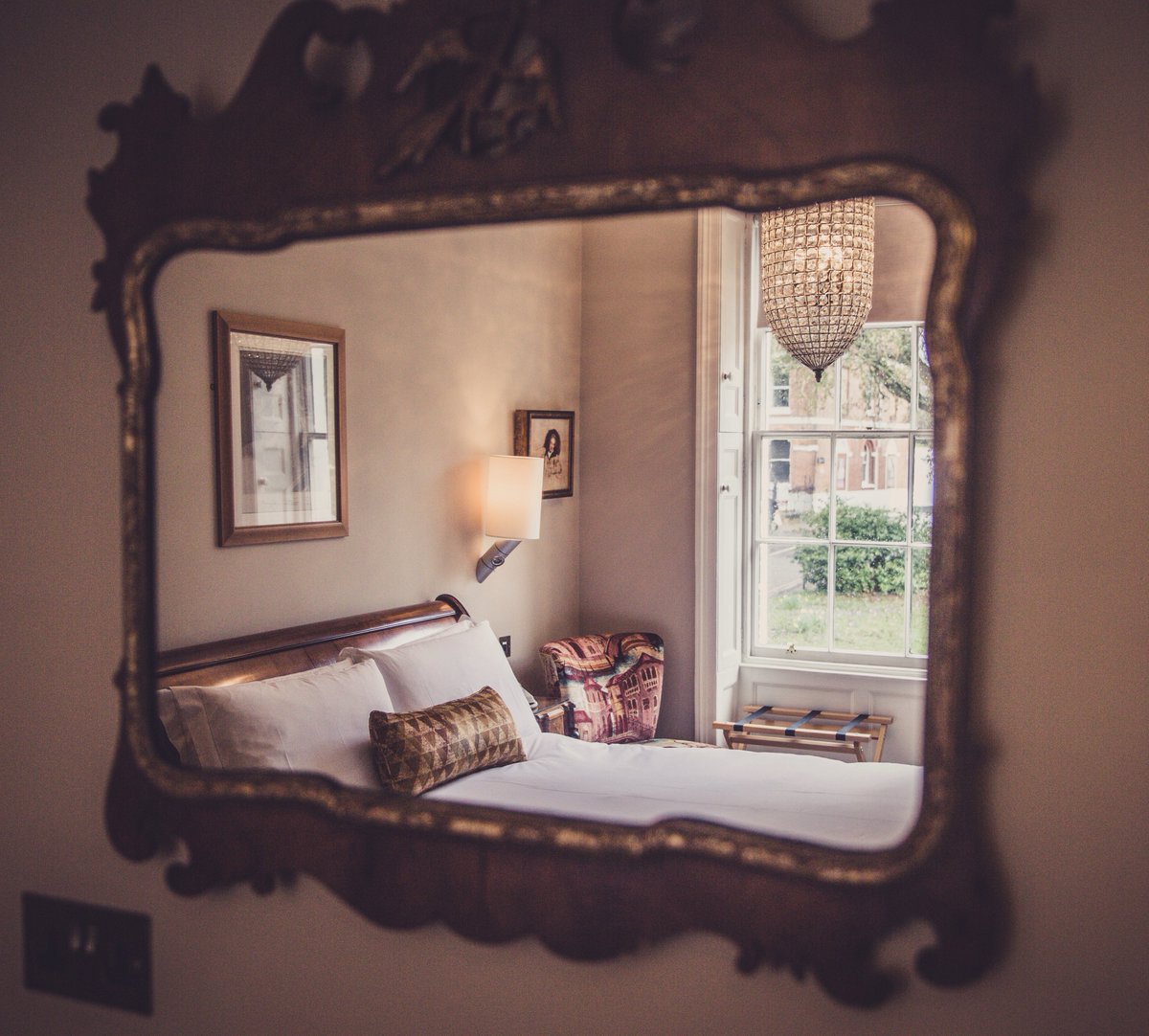 With views over leafy Southernhay Gardens, our intimate Wilberforce bedroom may be one of our smallest in size, but will certainly punch in style and comfort. Every stay is a journey full of urban luxury, book your escape: southernhayhouse.com/wilberforce

#urbanluxury #cityescape #SoHoEx