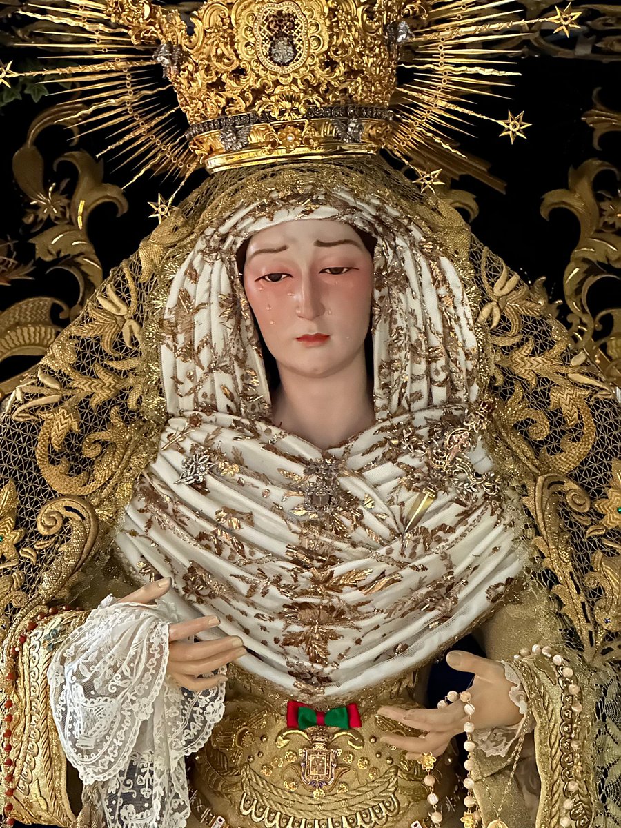 HuertoGranada's tweet photo. María Santísima de la Amargura Coronada ya espera en su paso de palio la llegada de un nuevo Lunes Santo. https://t.co/vgKppQ4gIT